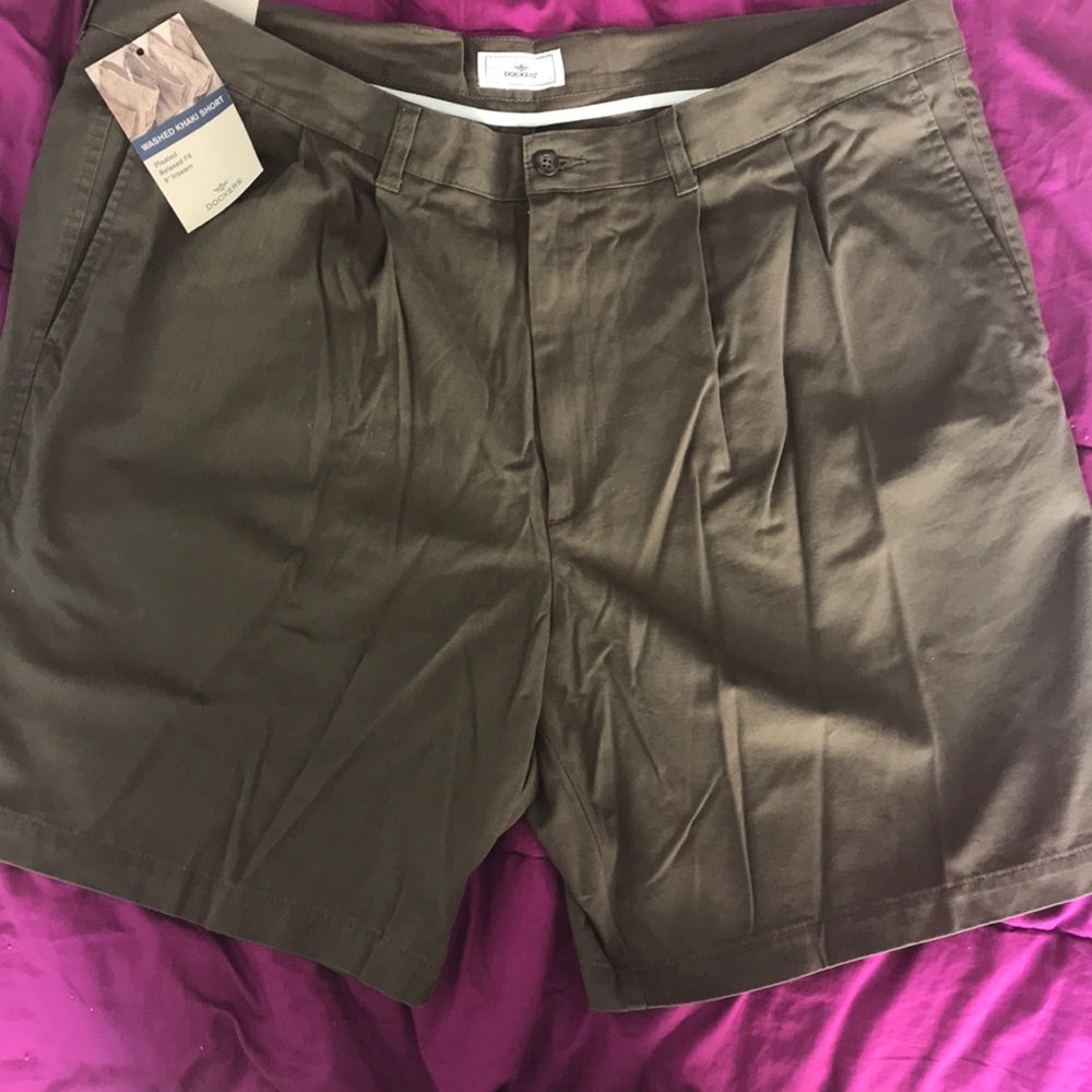 NWT Dockers khaki shorts